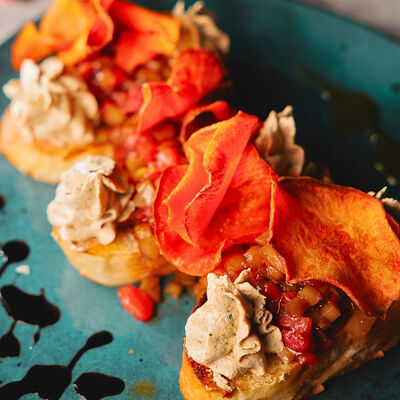 Микс тар-тар из подкопченного Эскалара и лосося со сливочно-грибным муссом в Рестобар Литера по цене 790 ₽