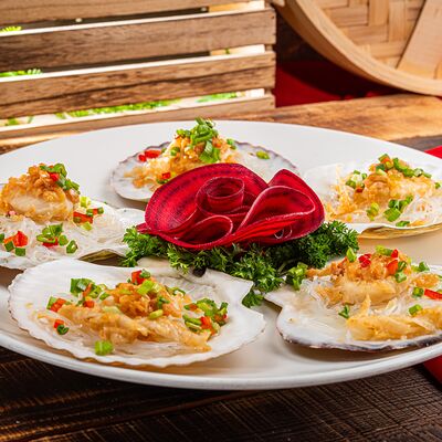Морской гребешок в чесночном соусе в J.Z. Peking Duck по цене 4750 ₽