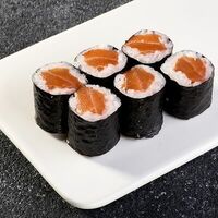 Ролл Лосось в Takamura Sushi