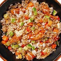 Тяхан с овощами и курицей в Севан ролл