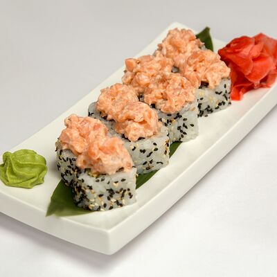 Спайси сяке маки в Azumi по цене 399 ₽