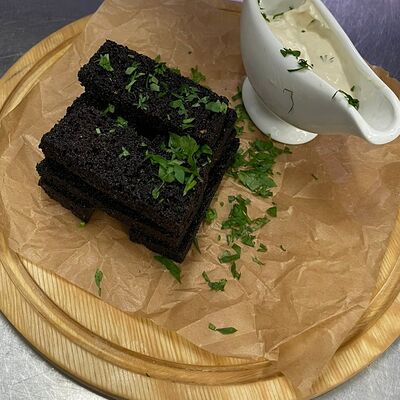 Гренки острые с чесночным соусом в Мимино по цене 430 ₽