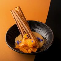 Чуррос с кокосовой сгущенкой и абрикосами в Llamita