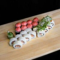 Сет Хит в Barrel Sushi