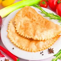 Чебурек с говядиной, свининой и грибами в ЧебуречнаяСССР