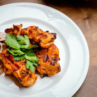 Шашлык из куриного бедра в Хинкальня по цене 28 р.