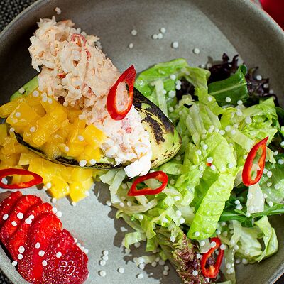 Тартар копченый краб и спелое манго в Per Se по цене 1950 ₽