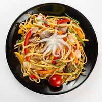 Վոկ ծովամթերքով в Sushi Zone
