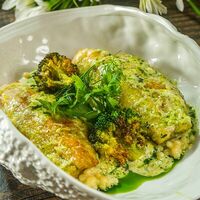 Сибас с пастой, брокколи и соусом белое вино в Самовар