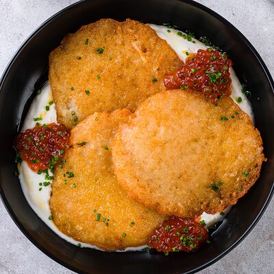 Драники с красной икрой и сметаной в Березка по цене 29 р.