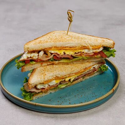 Сэндвич с беконом в КафеАллея по цене 540 ₽