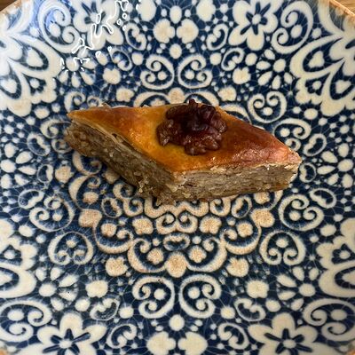 Пахлава в ТРИ КАЗАНА плов манты шурпа по цене 160 ₽