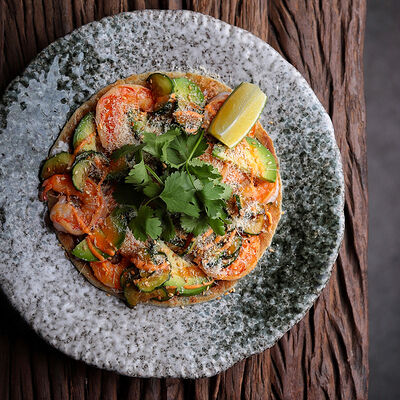 Роти c креветкой и огурцом в Zuka по цене 990 ₽