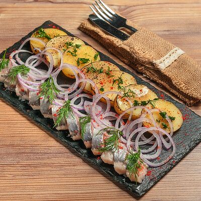 Сельдь по-деревенски в Караоке Соло по цене 370 ₽