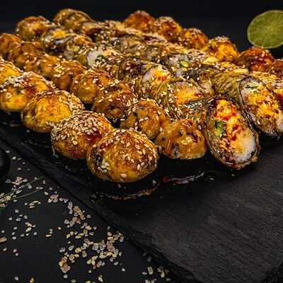 Сет Большой горячий в Ёжкин ролл по цене 2999 ₽