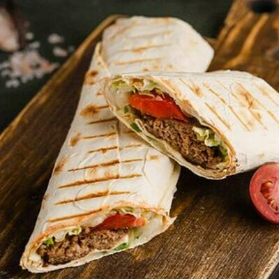 Шаурма с люля-кебабом из говядины в Донер Халяль по цене 470 ₽