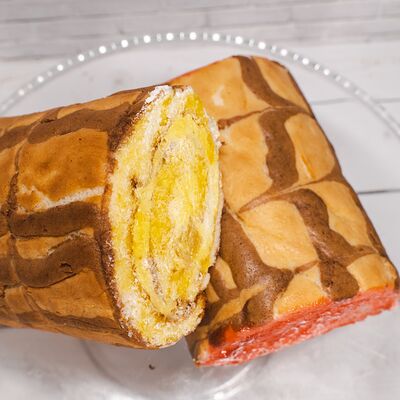 Рулет клубничный в Тандыр по цене 300 ₽