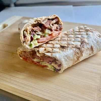 Шаверма с уткой в BBQ Red Barrel по цене 690 ₽