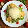 Салат Цезарь с куриным филе в Мархал по цене 562