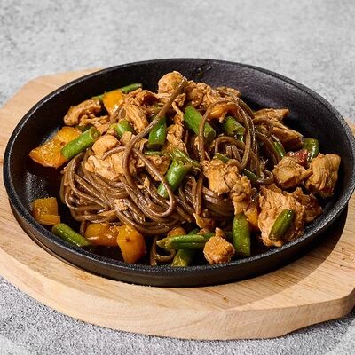 Wok с курицей в Итальянский самурай по цене 450 ₽