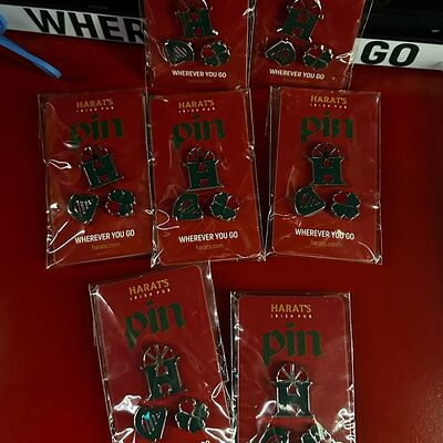 Значки Harat'sв Harats Pub по цене 635 ₽