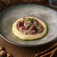 Бефстроганов из мраморной говядины с белыми грибами в Мамули