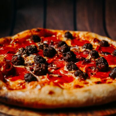 Пицца Мясная не острая в Gioffre по цене 816 ₽