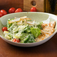 Салат Цезарь с курицей в Лимончини