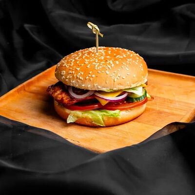 Бургер со свининой в Gatsby по цене 660 ₽