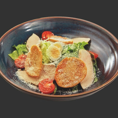 Салат Цезарь с курицей в Рыбарис по цене 600 ₽