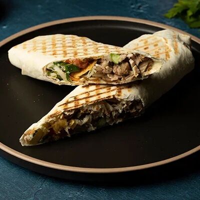 Шаурма с курицей в SFC по цене 252 ₽