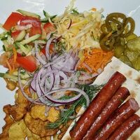 Супер хот-дог на тарелка в Super Кебаб