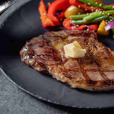 Стейк Рибай с имбирным соусом в Goodman по цене 2550