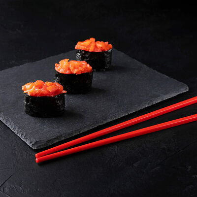 Сяке кунсей гункан в Sushiman по цене 473 ₽