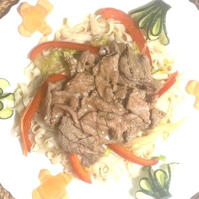 Фо с жареной говядиной в Pho +84 по цене 600 ₽