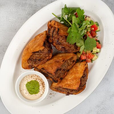 Араис с тхиной и израильским салатомв Dizengof/99 по цене 1090 ₽