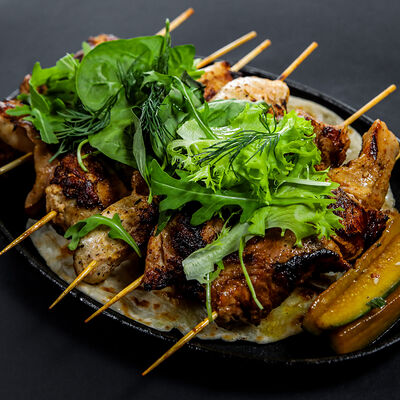 Мясное ассорти шашлычков в Rast Pub по цене 1390 ₽