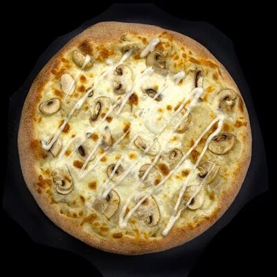 Пицца Куриный жюльен в Manwell pizza по цене 722 ₽