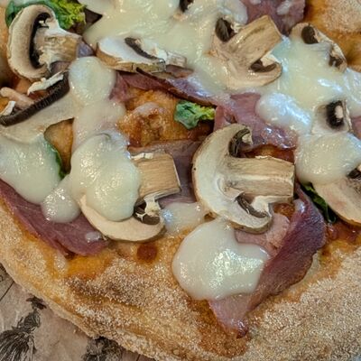 Прошутто фунгив Сметанин Пицца по цене 799 ₽