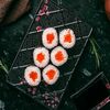 Ролл сэлмон маки в Barrel Sushi по цене 240