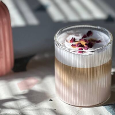 Розовый латте в Peach по цене 310 ₽