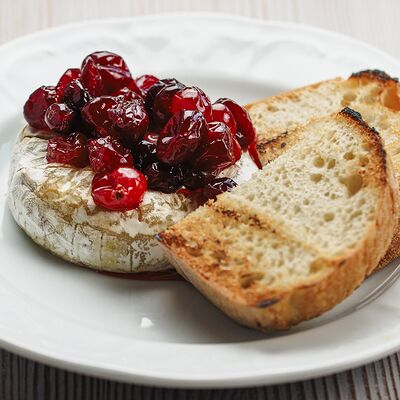 Запечённый камамбер в Москва по цене 970 ₽