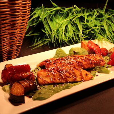 Филе дорадо с овощамив Кафе Хинкальная по цене 1360 ₽