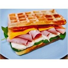 Классические вафли с ветчиной и сыром в Маленькая Флоренция по цене 374 ₽