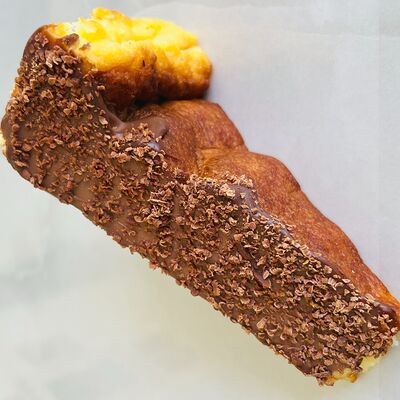 Чизкейк Сан Себастьян с фисташкой в Cheeseberry по цене 250 ₽