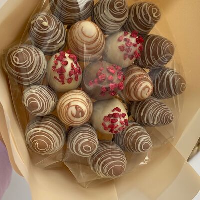Букет из клубники в шоколаде №1в Sweetmiddle.chocolate по цене 3500 ₽