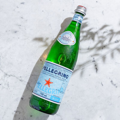 Итальянская газированная вода San Pellegrino в Sixty four по цене 1010 ₽