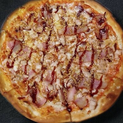 Пицца Барбекю S в SUSHIROLLS по цене 450 ₽