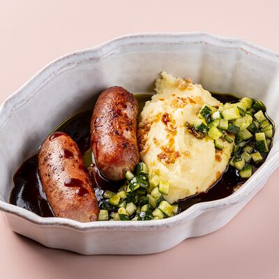 Бараньи купаты с картофельным пюре и луком фри в Avgust13 по цене 1050 ₽