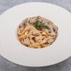 Фетучини с курицей и грибами в Наше место по цене 590